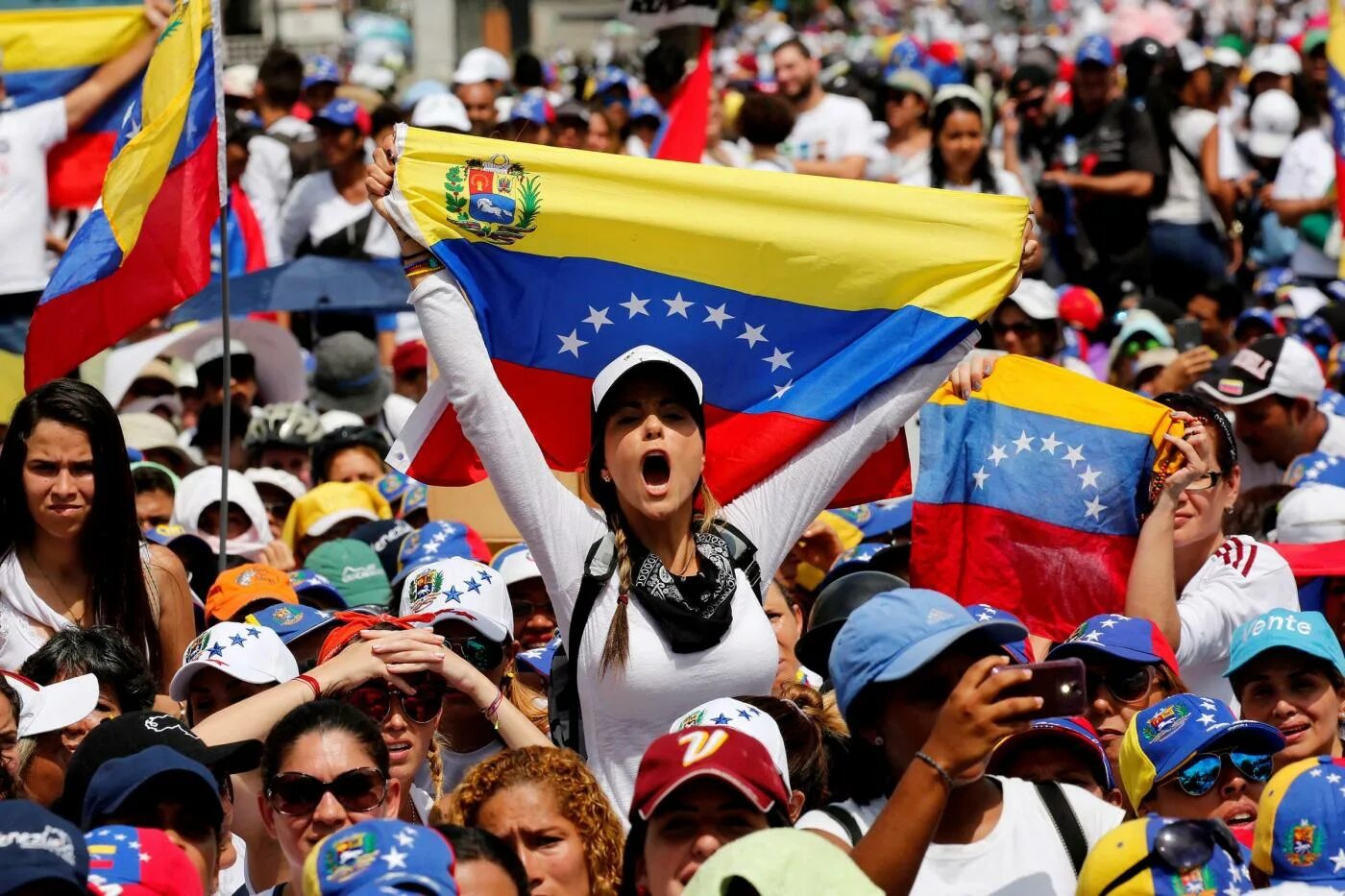Беднейшая страна латинской америки. Венесуэла латинская Америка. Жители Венесуэлы. США И латинская Америка. Жители Латинской Америки.