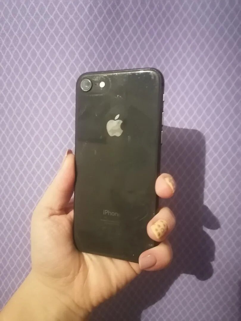 Найден айфон 8. Найти айфон. Нашел айфон на улице. Iphone 7 нашёл. Фото найденного айфона.