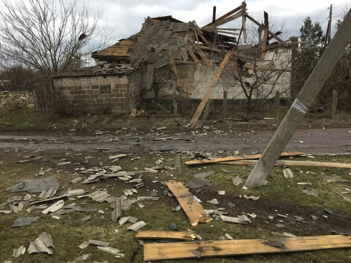 Фото донбасса сейчас. Трудовские Донецк после бомбежки.