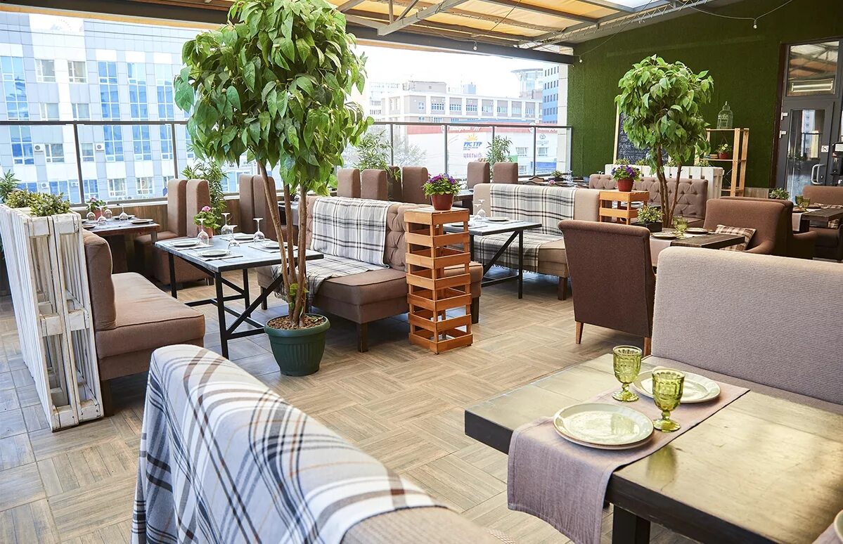 Шератон саранск ресторан. Самовар, саранск, большевистская улица. Самовар саранск веранда. Кафе на кирзаводе саранск. Ресторан дож саранск.