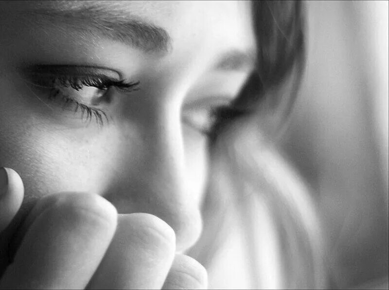 Расставание картинки. Люблю скучаю плачу. Мемы скучно. Слезы женщины. Слезы разлуки.