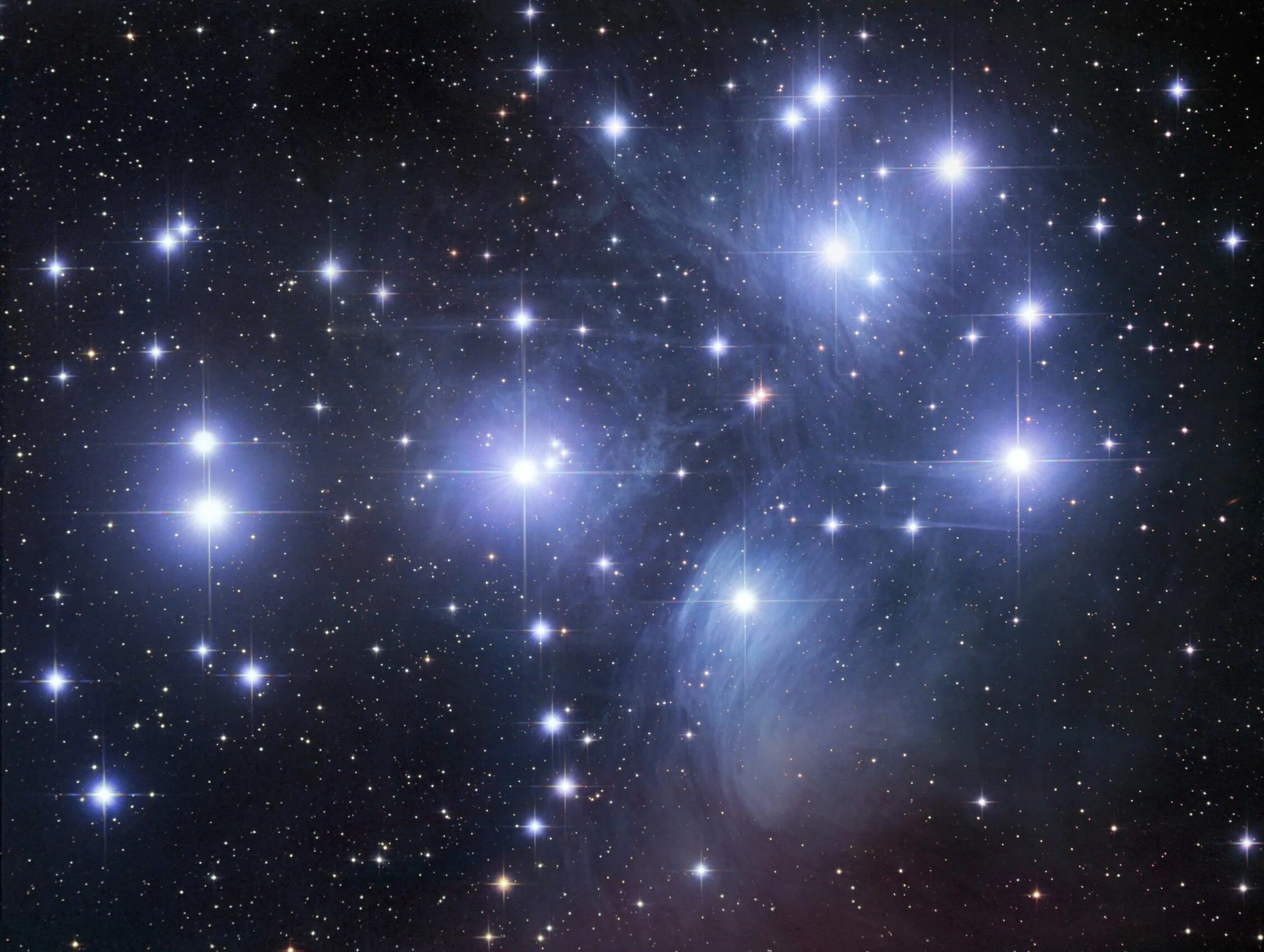 Созвездие Плеяды. Семь сестер созвездия Плеяд. M45 Pleiades. Альциона (звезда). Небо украшают звезды