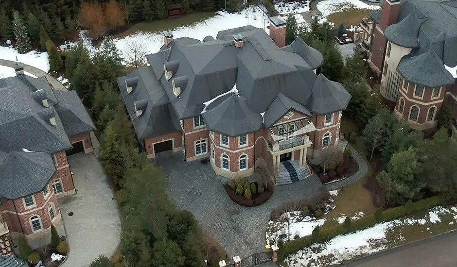 Элитном посёлке Agalarov Estate. Особняк МИД Калчуга. Поселок Агаларов Эстейт. Особняк Мишустина на Рублевке. Где живет премьер министр