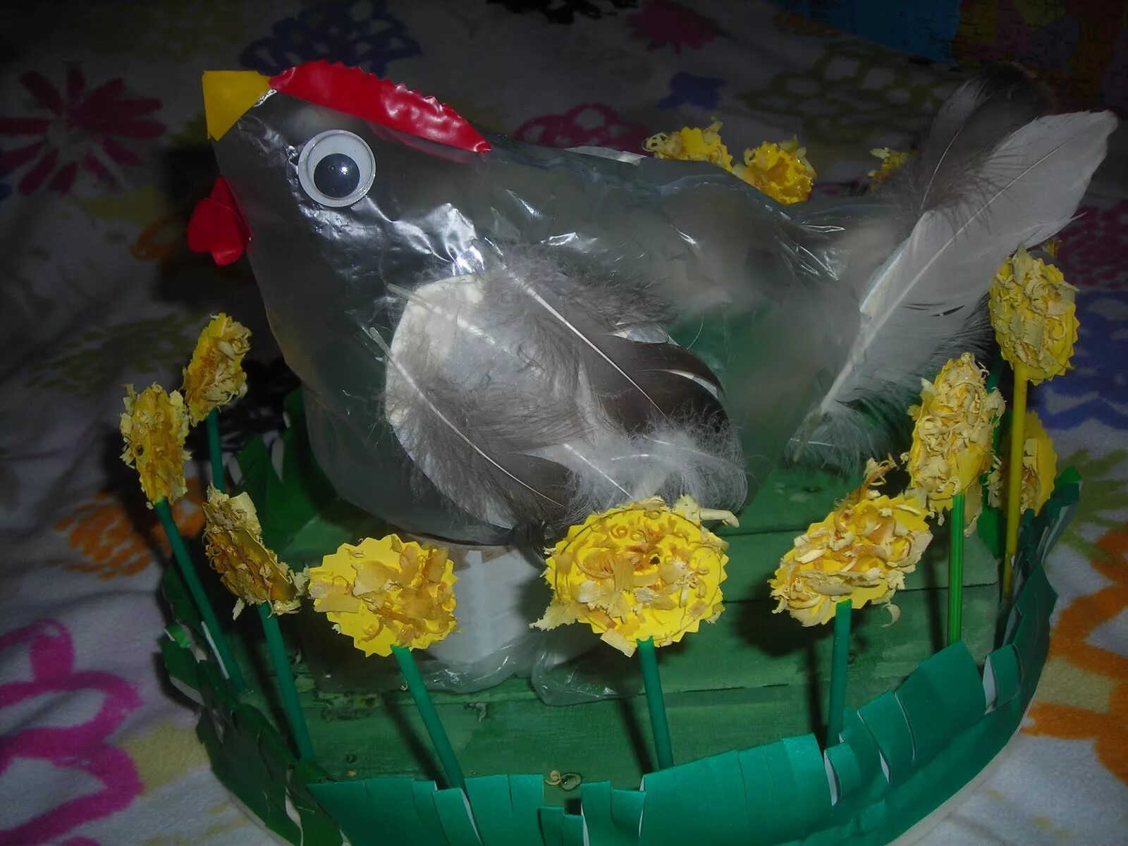 Птичка из платка. Аист из пластиковых бутылок. Как сделать птицу из пакета. Объемные птицы. Крыло птицы из пакетов.