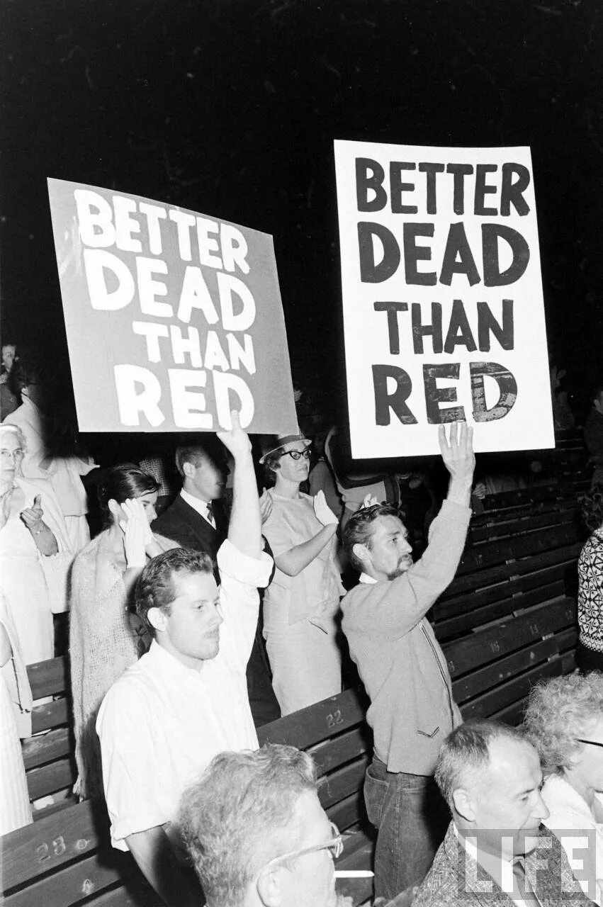 Than dead. Better Dead than Red. Антикоммунистический митинг. Антикоммунизм в США. Red: better Red than Dead.