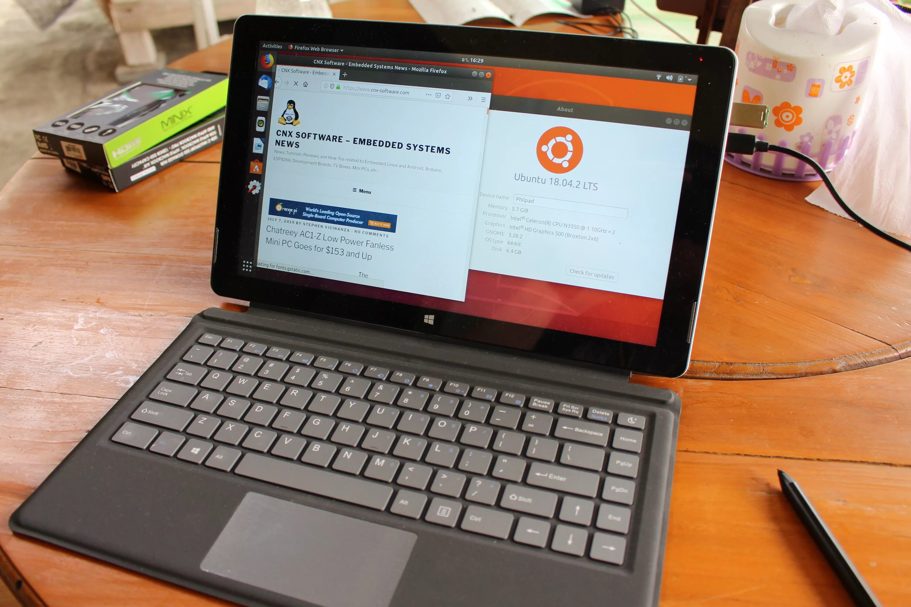 Ноутбук линукс дистрибутив. Xidu philpad. ubuntu на ноутбук. linux для ноутбука. ноутбук на убунту.