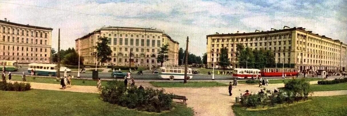 Светлановская площадь светлановский проспект. Светлановская площадь спб. Ул светлановская. Ансамбль светлановской площади. Ул светлановская.
