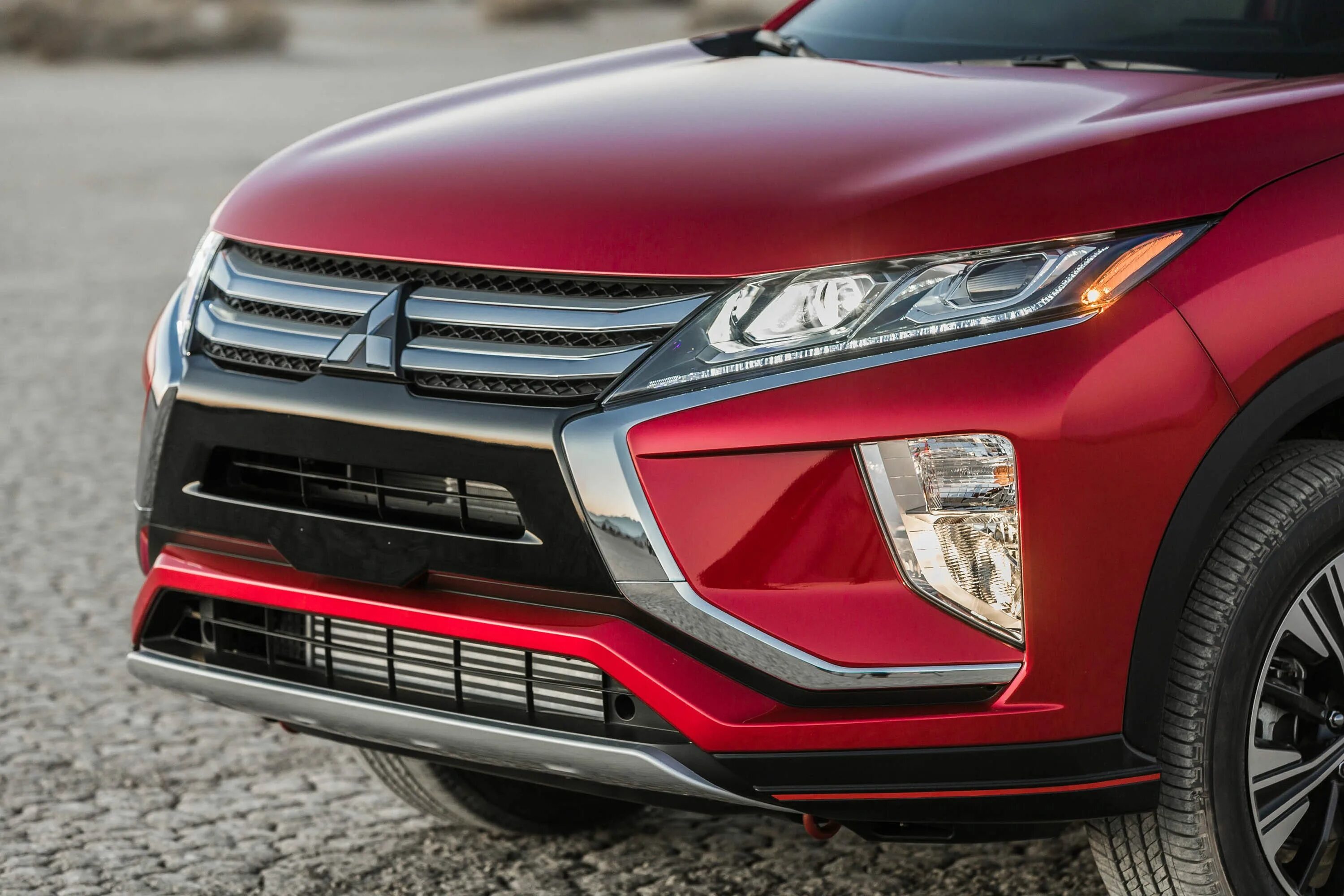 Купить митсубиси 2018. Mitsubishi Eclipse Cross. Mitsubishi 2018. Мицубиси 2018 года. Mitsubishi Eclipse Cross Headlight.