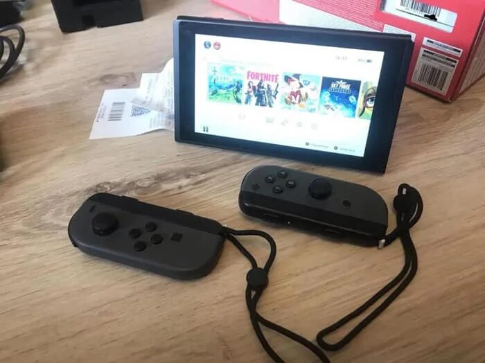 Нинтендо свитч на столе. Nintendo Switch на столе. Когда вышла nintendo switch