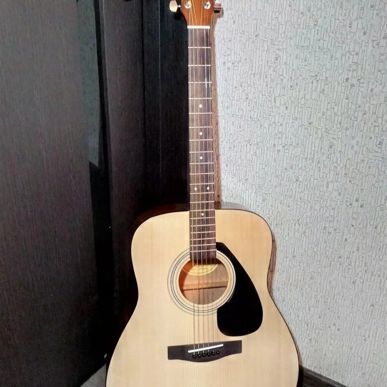 Yamaha f600 гитара. Электроакустическая гитара Ямаха f600. Yamaha f 600 n a. Yamaha f310 держатель струн.