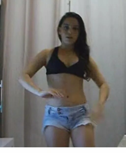 Showing cam. Молодая webcam модель. джаилбат перископ. atika webcam. putita webcam.