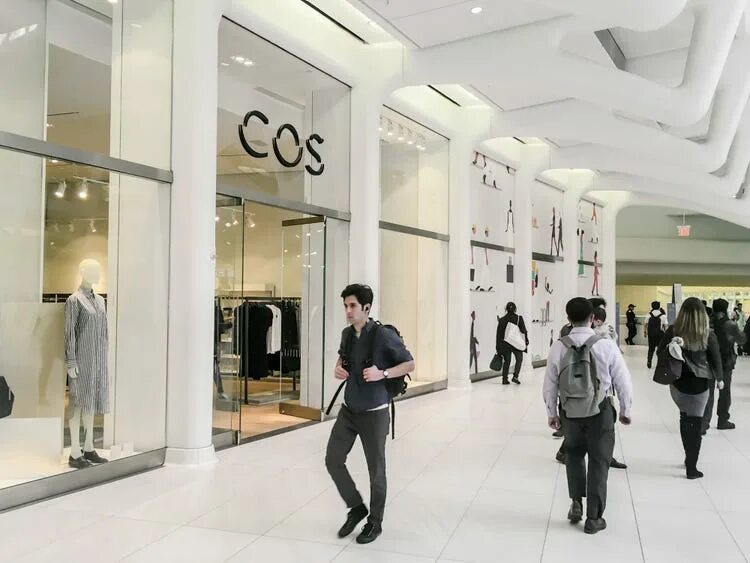 Магазин cos афимолл. Магазин cos афимолл. Cos одежда магазины. Магазин cos в москве. Магазин cos в швеции.