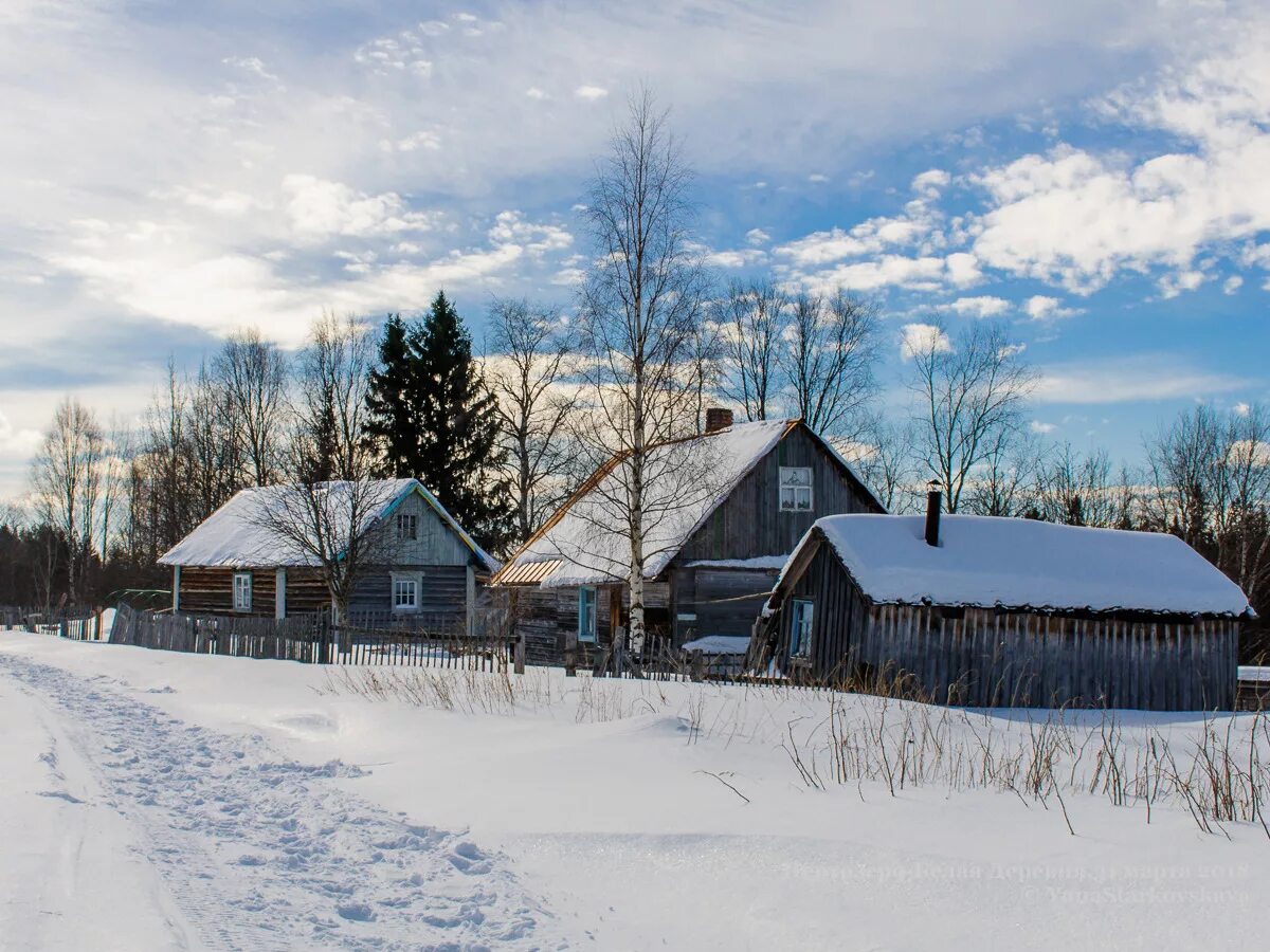 White village. Пертозеро деревня Карелия. Пертозеро Подпорожский район. Ленинградская область Подпорожский район деревня Пертозеро. Деревня Уссуна.