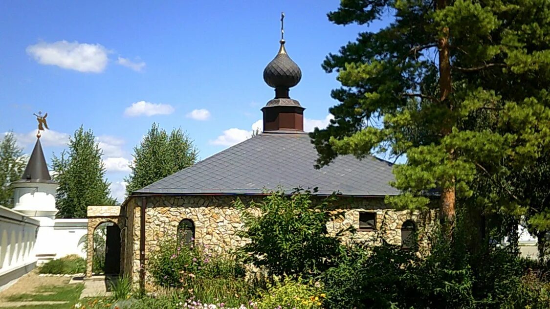 Пластуновская Краснодарский край подворье монастыря. Женский монастырь в Краснодарском крае Пластуновская. Подворье женского монастыря Пластуновская. Всецарица монастырь Краснодарский край станица Пластуновская.