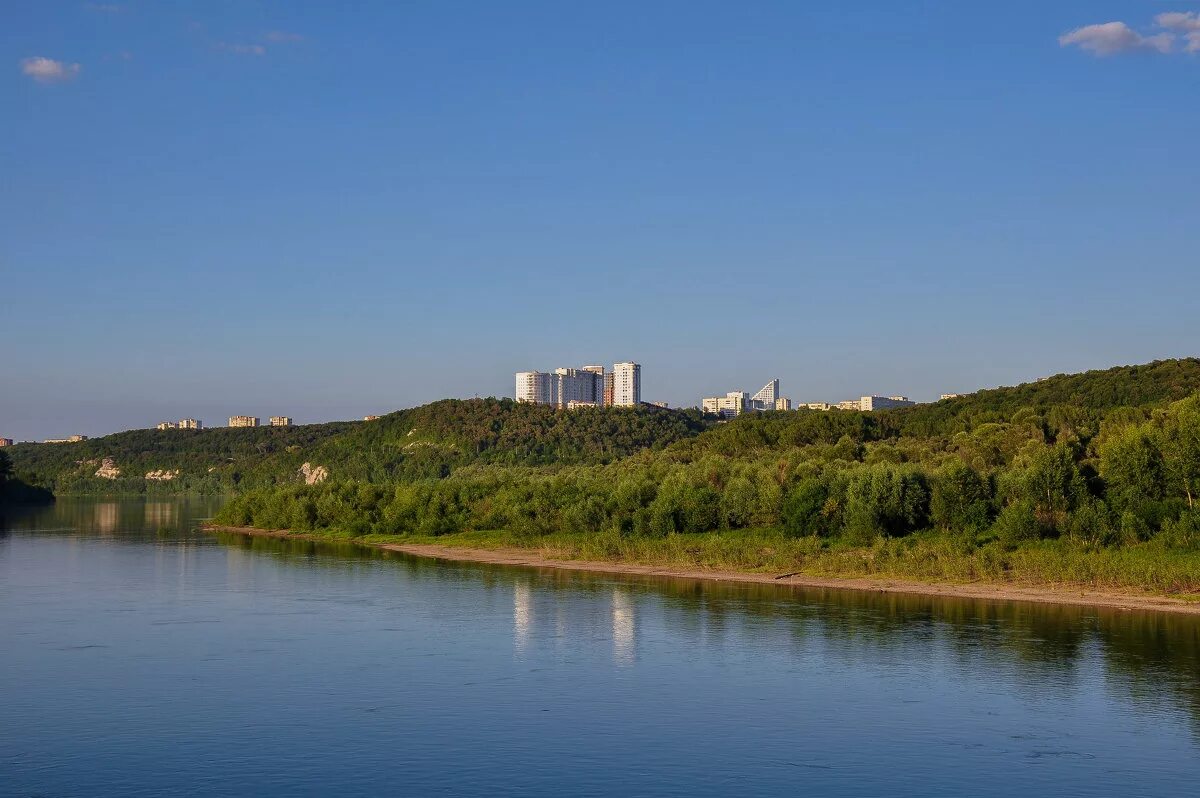 Река на берегу уфы. Набережная реки белой в уфе. Река на берегу уфы. Река на берегу уфы. Река уфа в уфе.