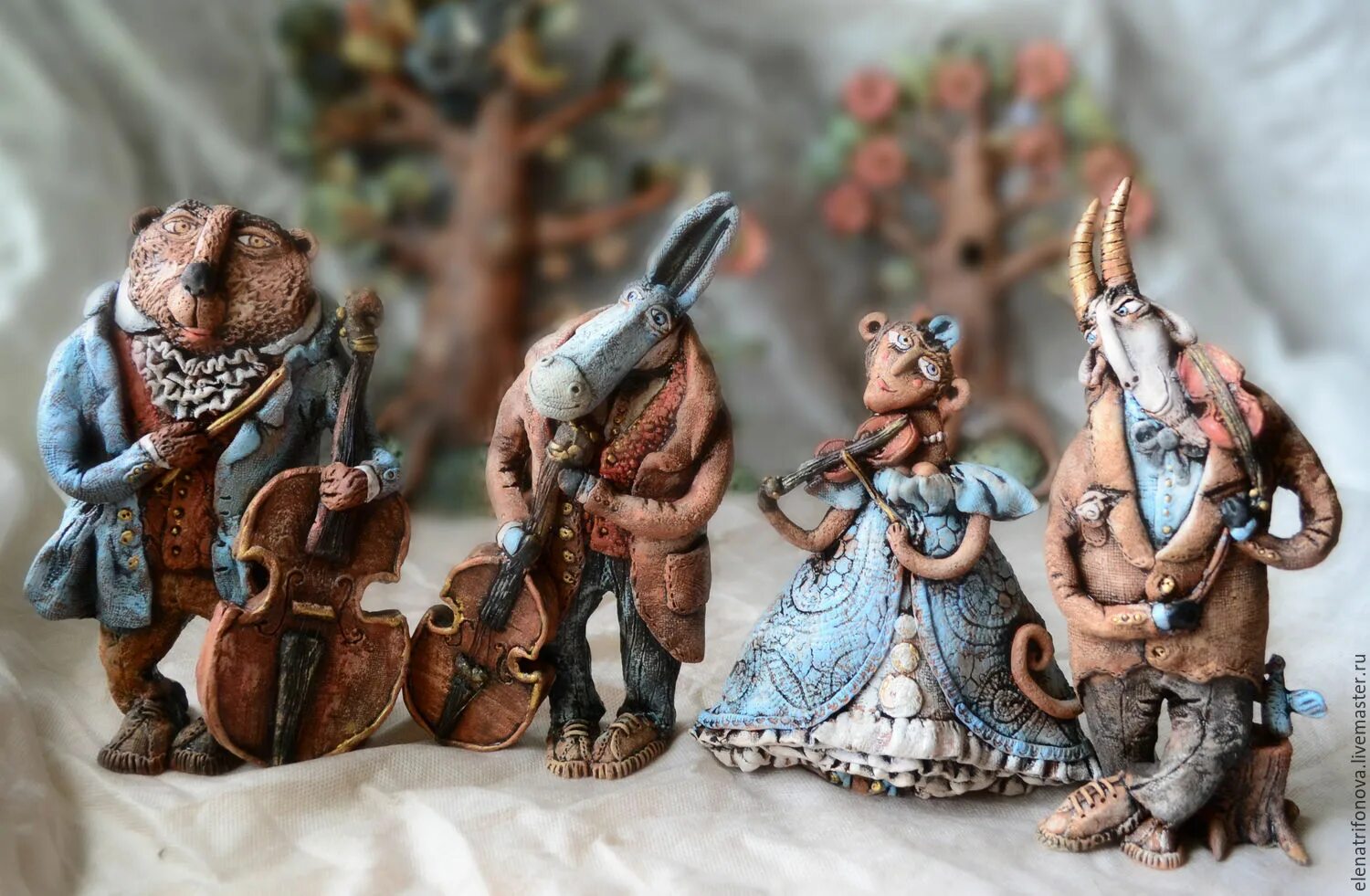 Керамические фигурки. Использовались авторские. Использовались авторские. Предложения с авторскими знаками препинания примеры. Использовались авторские.