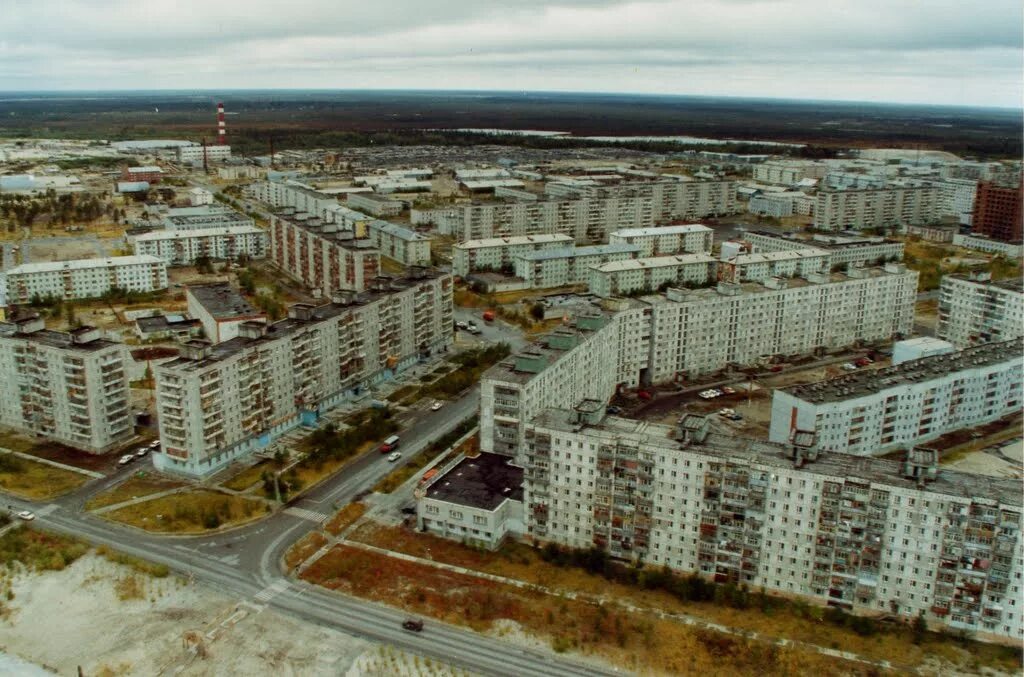 Старейший город хмао. Радужный город ХМАО. Радужный (Ханты-Мансийский автономный округ). Посёлок Радужный Ханты-Мансийский. Радужный ХМАО 90-Е.