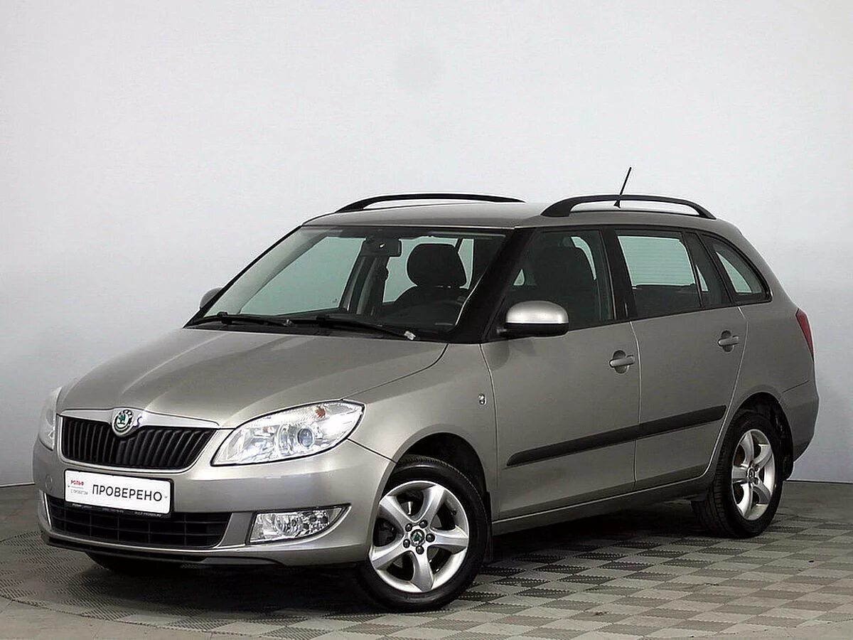 Skoda Fabia 2 2008 универсал. Skoda Fabia 2007 универсал. Шкода Фабия 2 универсал. Skoda Fabia 2008 универсал.