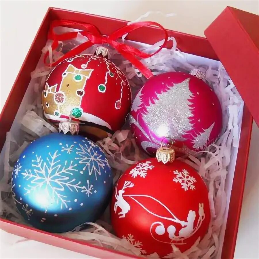 Новогодний шар в коробке. Новогодний шар в коробке. Новогодний шар в коробке. Коробка для шарика новогоднего. Новогодний шар в подарочной коробке.