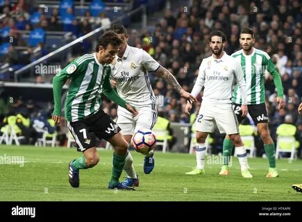 Virginia Tech Hokies wide receiver James Clark (89) is tyackled by Oklahoma...