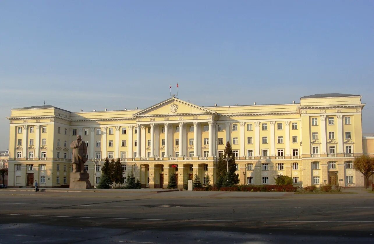 Площадь Ленина Смоленск. Площадь Ленина 1 Смоленск. Улица Ленина 1 Смоленск. Дом советов Смоленск Ленина 1. Муниципальные учреждения смоленска