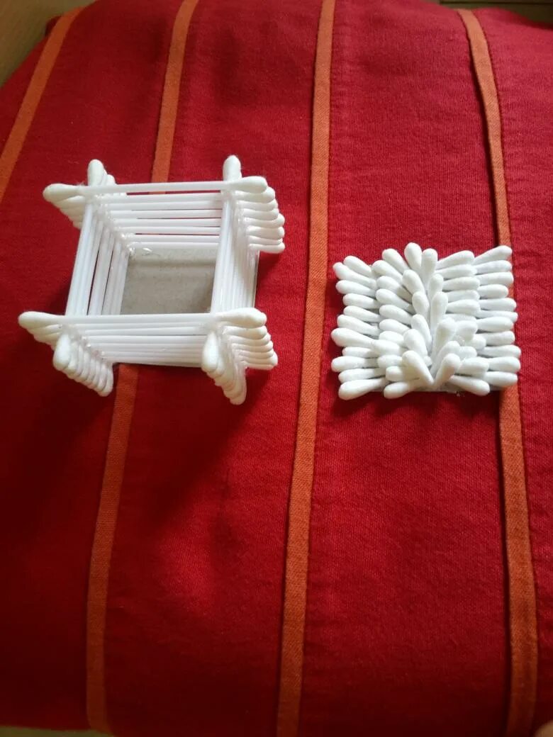 Домик из ватных палочек на новый год. Домик из ватных палолочек. Домиу из ватныхпаллчек. Домик из ушных палочек. Домик из ватных палочек на новый год.