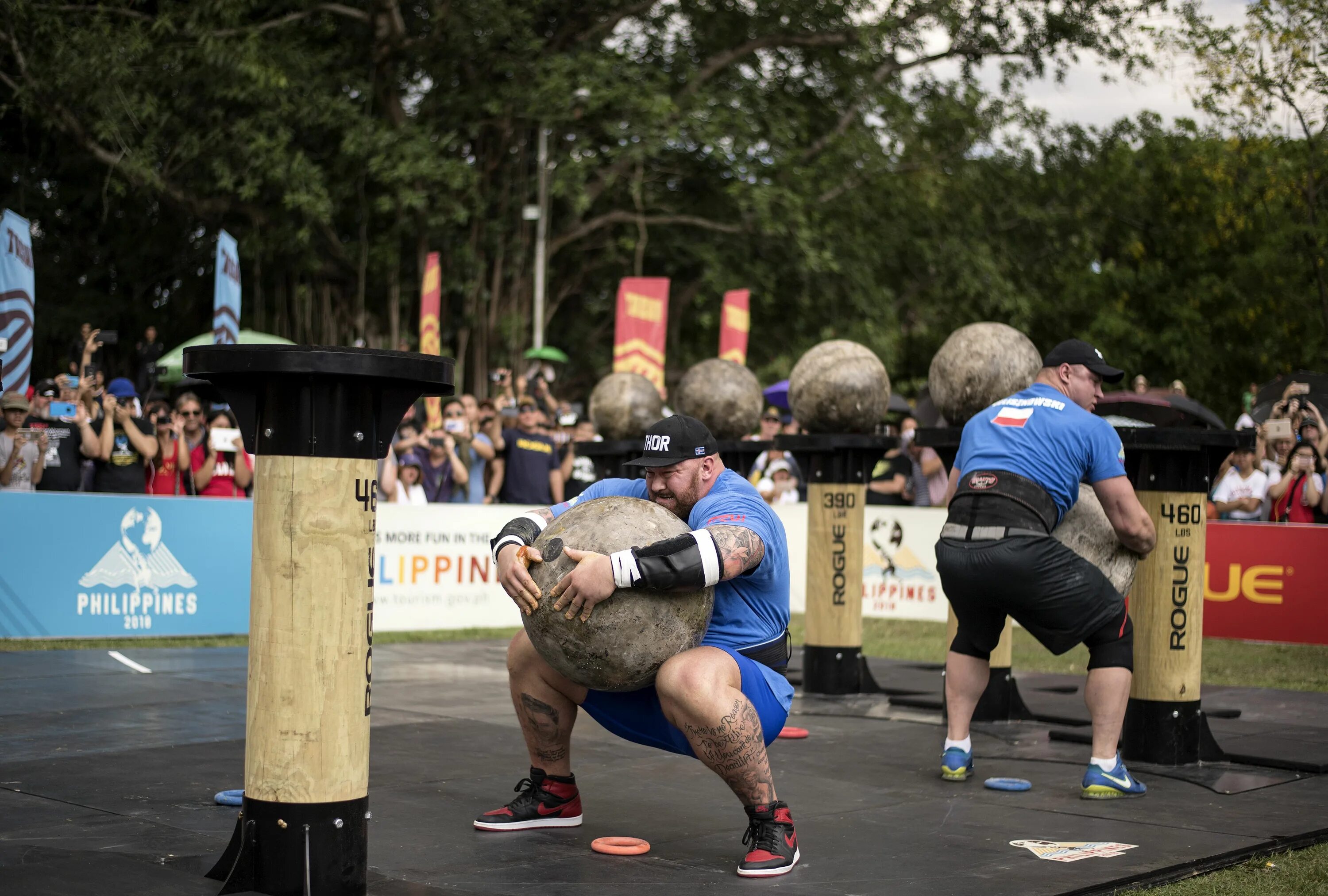 Про самые сильные. World's strongest man. Стронг Мэн соревнования. Самый сильный человек на планете. Самый сильный человек в мире.