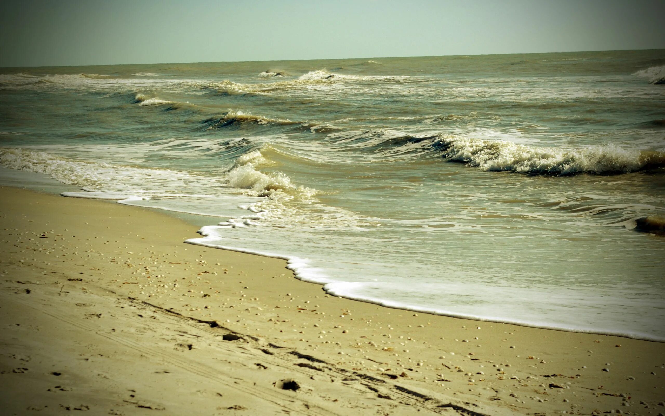 А жизнь мутная вода волна туда. Пляжи. Море. Море волны пляж. Море волны песок.