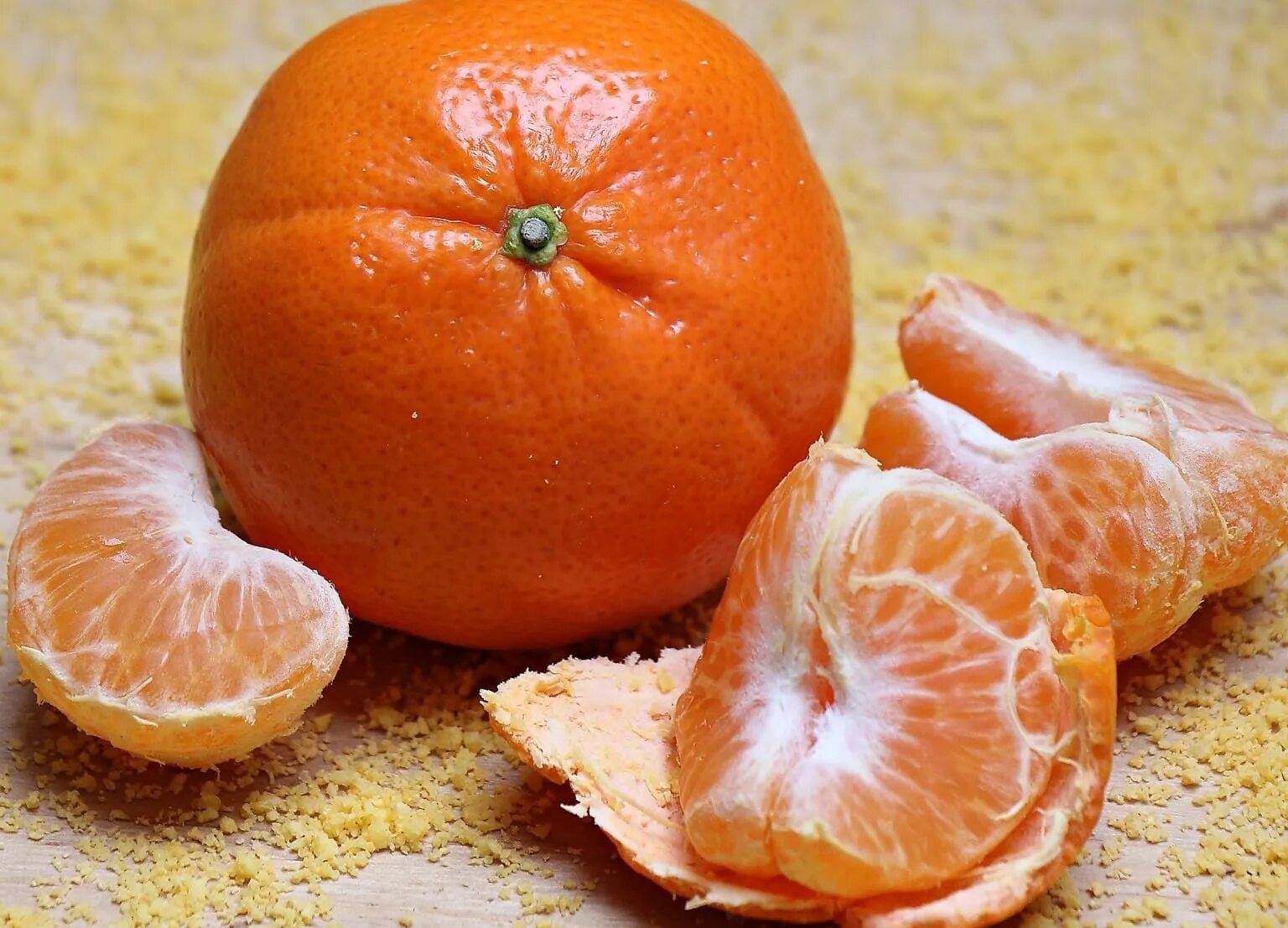 Мандарин фрукт витамины. Кожуры мандарина (Citrus reticulata). Танжерин цитрус. Мандарин апельсин Мандаринка. Помело оранжевый.