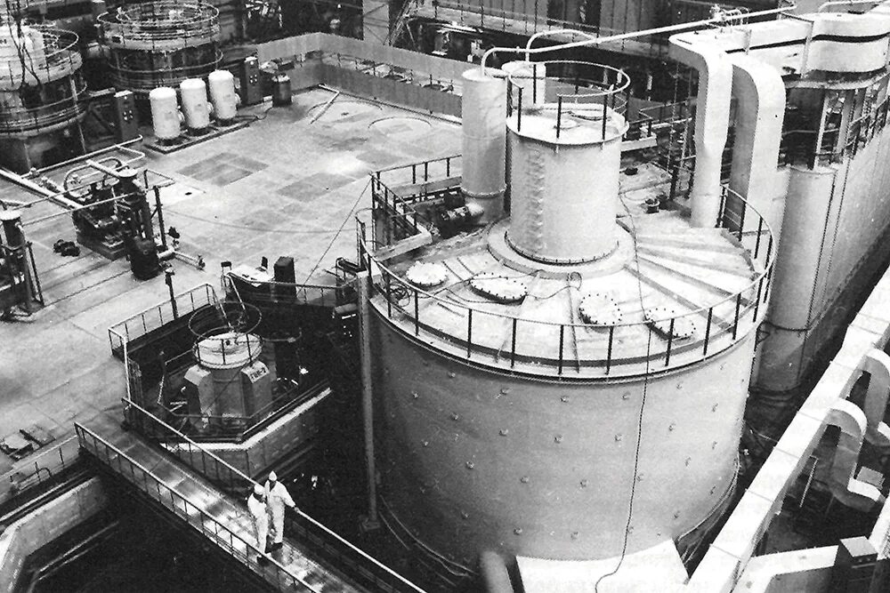 Ядерный реактор год. Бн-350 реактор. реактор бн-350 в шевченко. белоярская аэс бн 350. реактора a4w.