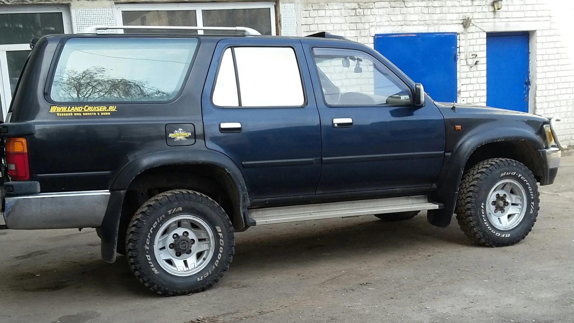 Surf 130. Колёса toyota hilux сурф 130. Сурф 130 на 33 колесах. Колеса сурф 130. Toyota hilux 33 колеса.