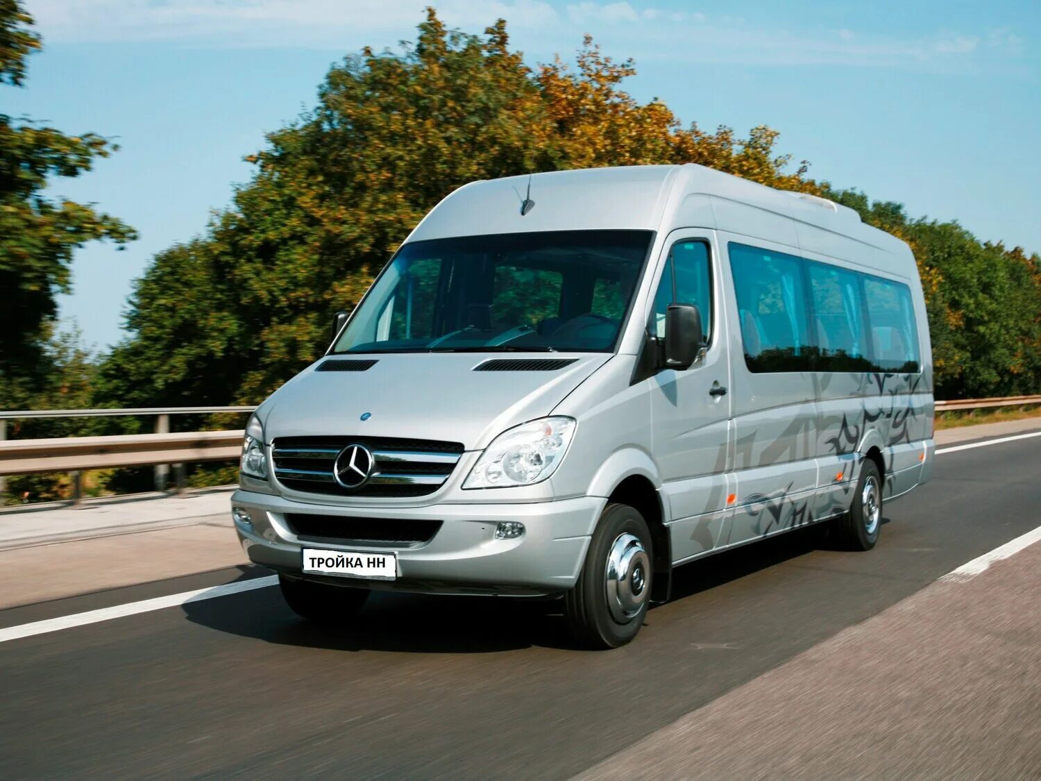 Мерседес спринтер 8. Мерседес Бенц Спринтер. Мерседес Спринтер 517. Mercedes-Benz Sprinter 906. Mercedes Sprinter w906.