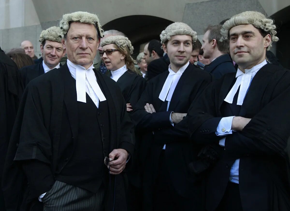 Barrister юрист. Барристеры и солиситоры в англии. Солиситоры и барристеры в великобритании. Школа барристеров англия. Solicitor attorney barrister lawyer.
