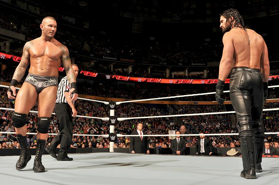 Wwe возвращение. Wrestlemania 31 randy orton seth rollins. ринг wwe seth rollins. рестлмания 2015. рэнди ортон против сета роллинса.