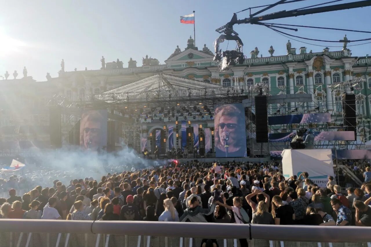 Концерты в Санкт-Петербурге. СПБ концерт на Дворцовой. Концерт на Дворцовой площади. Дворцовая площадь концерт. Концерты спб лето