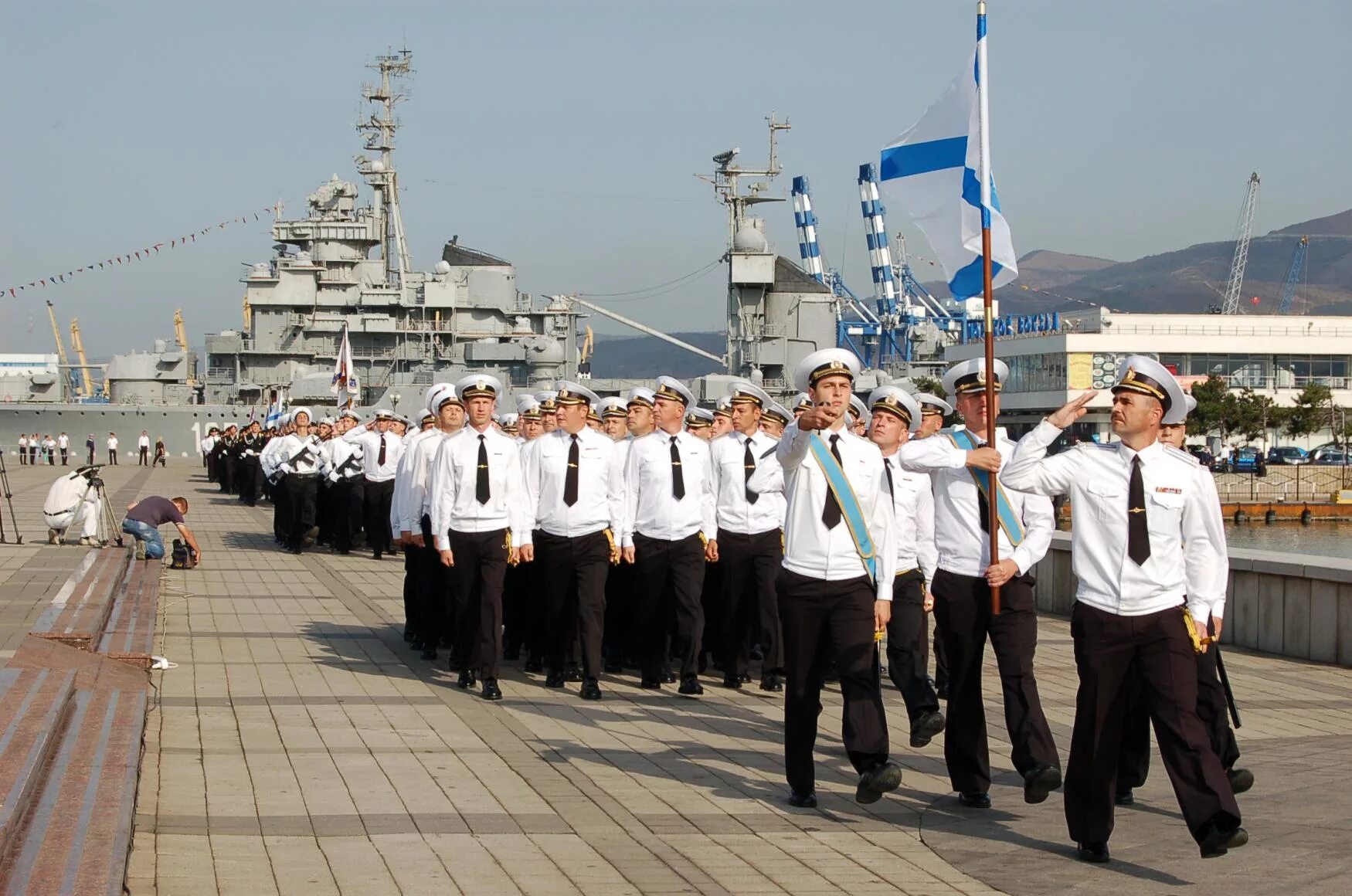 Армейский новороссийск. НВМБ Новороссийск. Корабли Черноморского флота ВМФ Новороссийск. День Новороссийской военно-морской базы ВМФ РФ. ЧФ Новороссийская ВМБ.