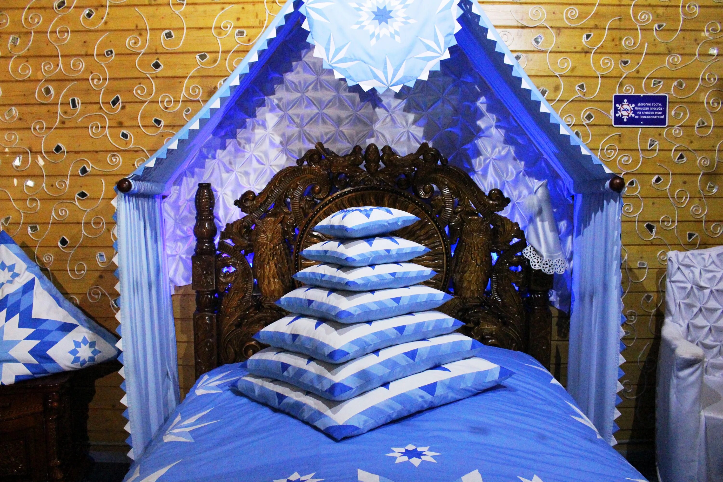великий устюг резиденция деда комната желаний. комнаты резиденции деда мороза великий устюг. комнаты в тереме деда мороза в великом устюге. комнаты деда мороза в великом устюге. великий устюг резиденция деда мороза трон.