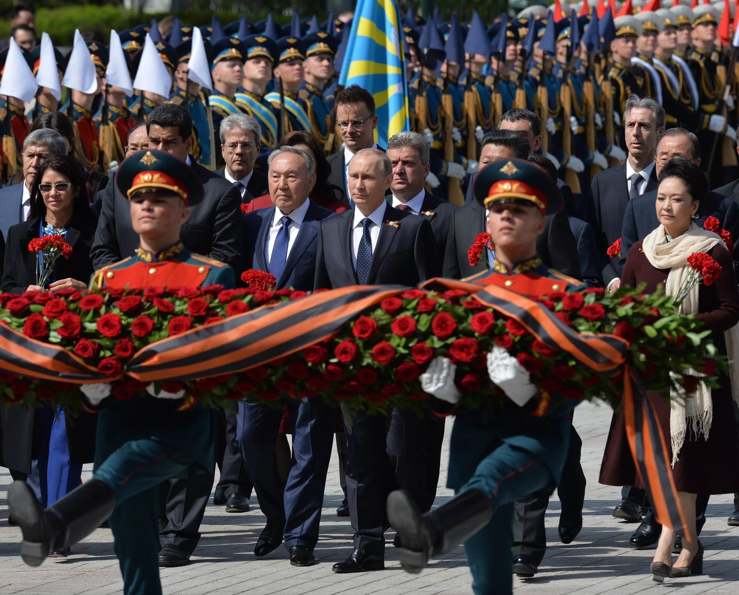 9 мая в москве 2024 год. Празднование 9 мая. Празднование дня Победы. Празднуют 9 мая. День Победы парад.