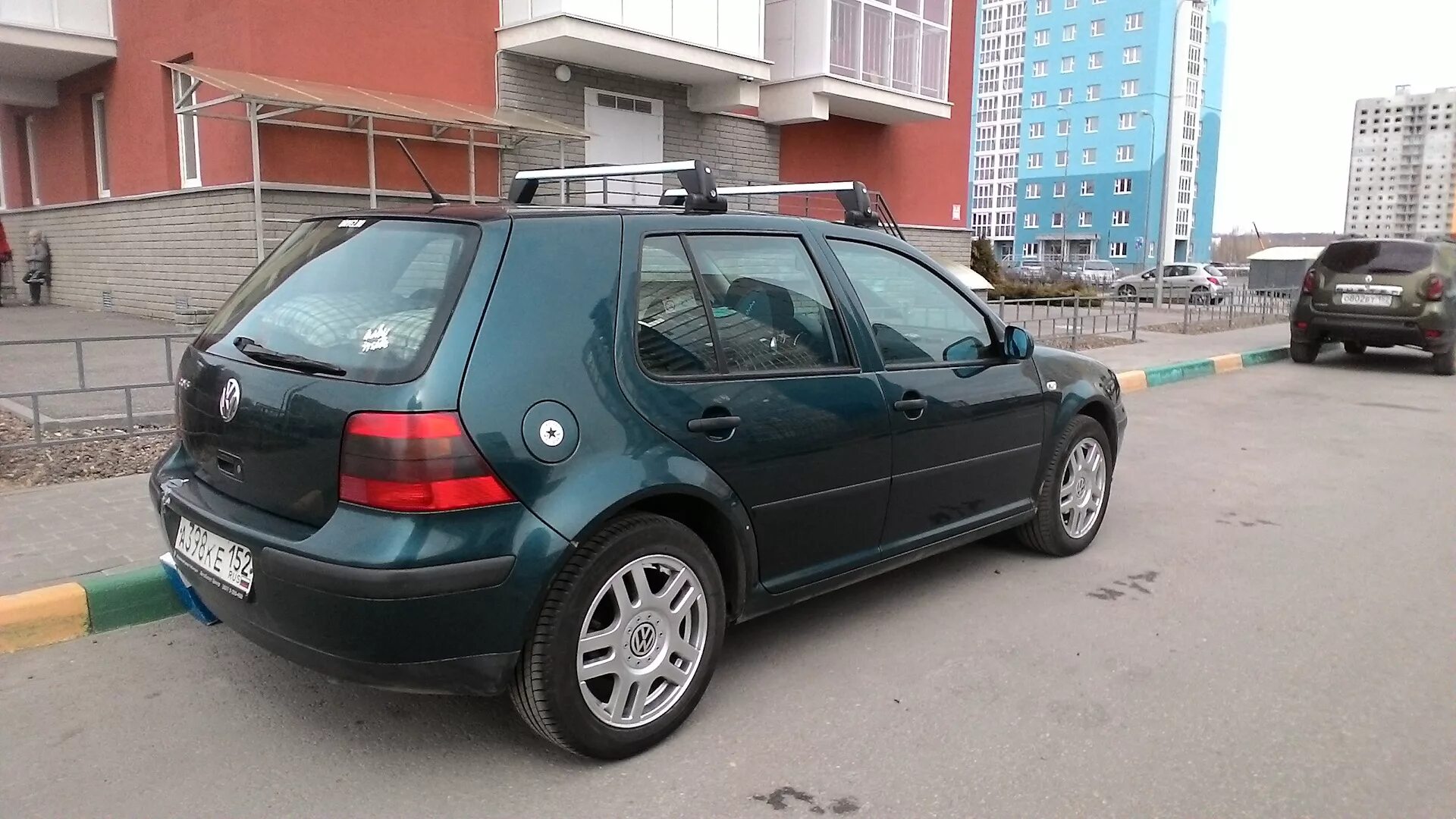 Багажник гольф 4 универсал. Гольф 4 багажник. Багажник Golf 4 универсал 2002. Golf 4 OEM багажник. Багажник OEM Golf 4 3dr.