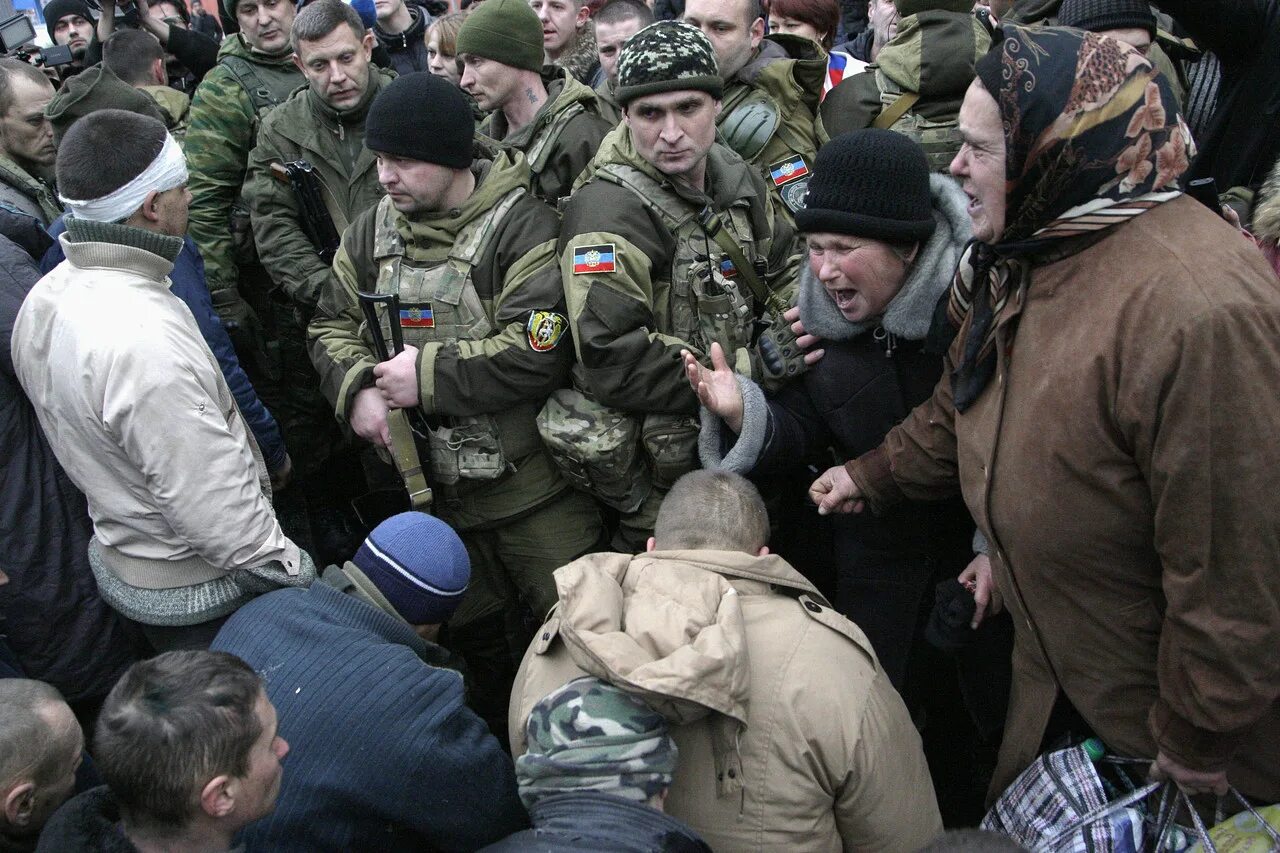 Пленные ВСУ Дебальцево. Пленныйе российские военные. Пленные бандеровцы в Донецке. Укропы в плену