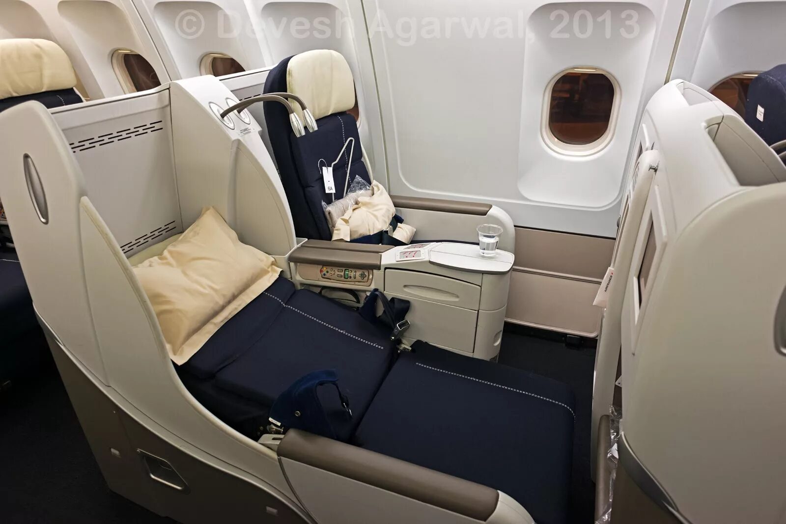 Airbus a330-200 бизнес класс. Air France a320 Business class. Air France 777 Business class. Аэробус а330 бизнес класс.