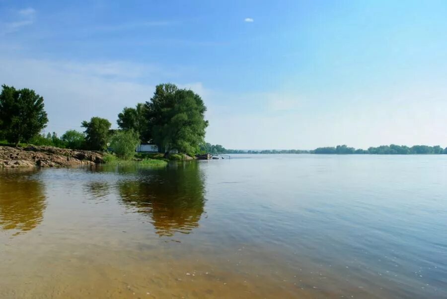 Река днепр кременчуг. Кременчуг днепр. Кременчуг река. Кременчугское водохранилище светловодск. Днепродзержинское водохранилище днепродзержинское.