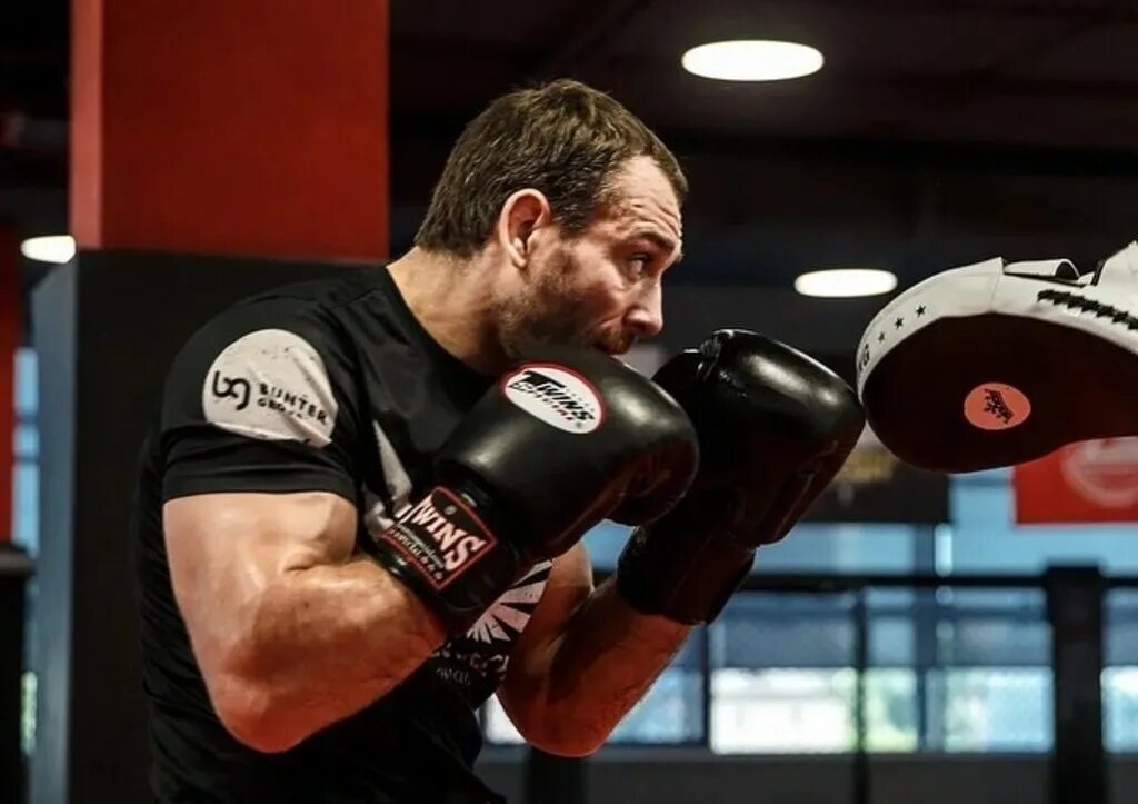 Анкалаев магомед блахович бой. Батраз сабанов мма. Чеченский боец джихад юнусов. Боец мма рустан абдурапов. Боец мма рустан абдурапов.