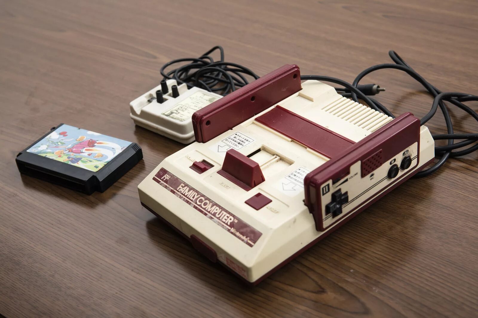 Nintendo компьютер. Консоль Famicom. Nintendo Famicom. Family Computer sy 700. Nintendo Family Computer.