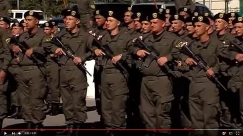 Паровоз мчится прямо на границу