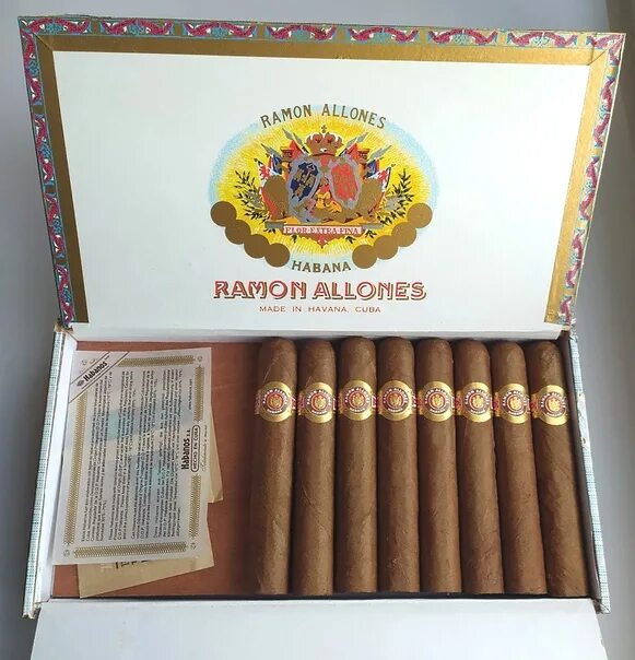 Кубинский сигары спб. Сигары Ramon Allones. Кубинские сигары. Сигары из Кубы. Сигариллы Куба.