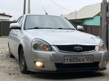 Бампер приора серебристый