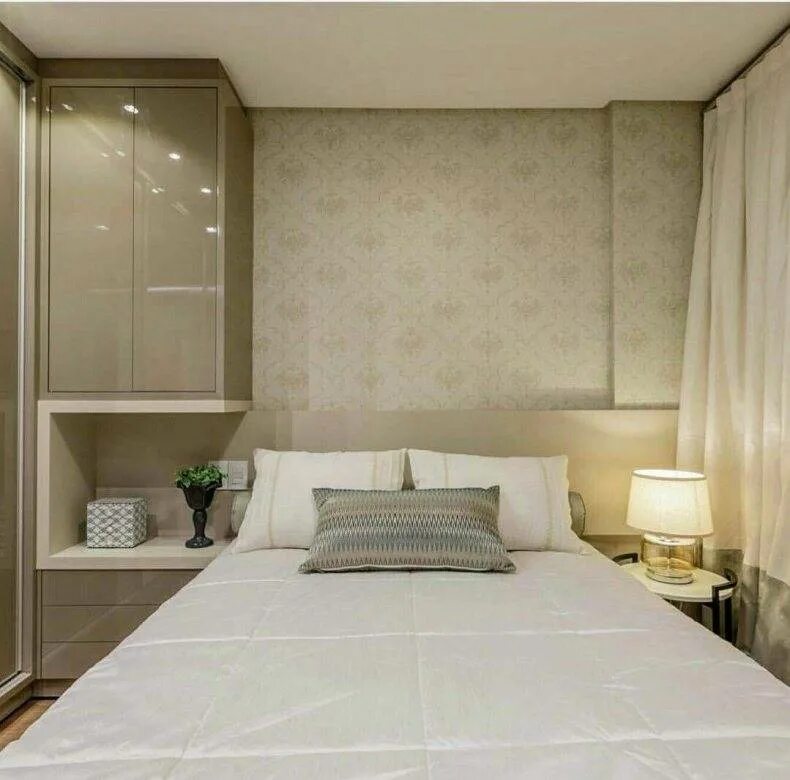 Спальня 8 кв метров. Интерьер небольшой спальни. Спальня в хрущевке. Интерьер спальни маленькой площади. Спальня 9 кв м икеа.