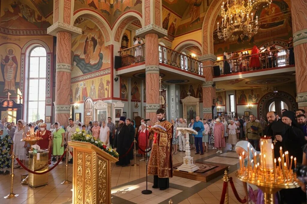 рождественская служба в храме в россоши. расписание богослужений в зарайских церквях. храм россошь расписание. храм в путинках расписание богослужений. служба собору святых пермской митрополии икона.