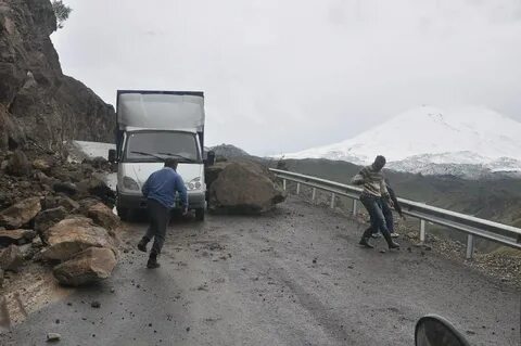 Дорога джилы су из кисловодска на машине
